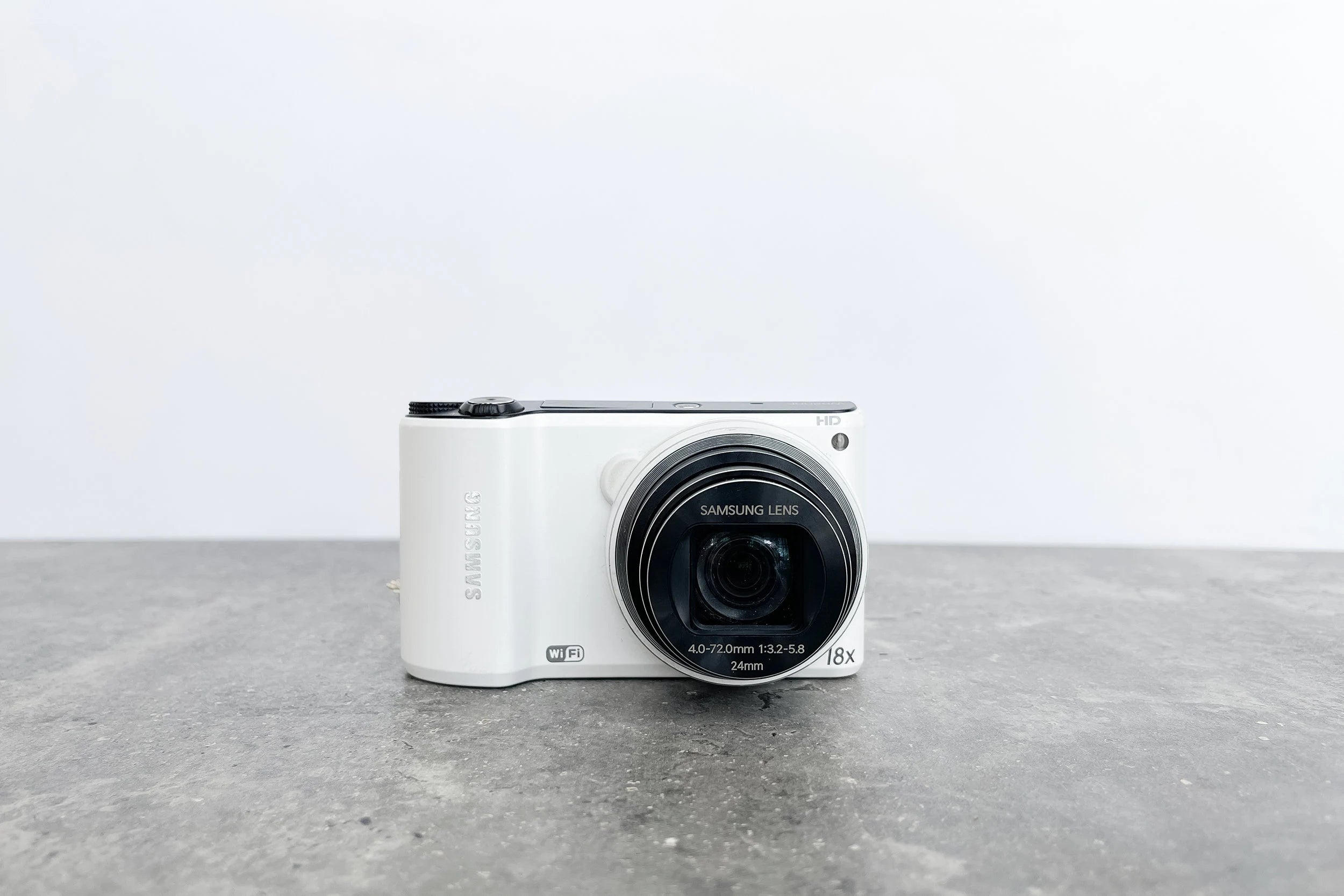 Camera Samsung WB200F White / Digital Camera with Wifi / Samsung Digital Camera